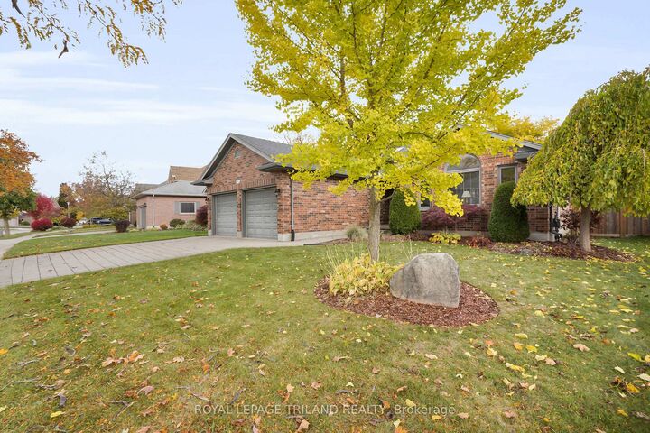 Property Photo:  471 Ambleside Drive  ON N6G 4W9