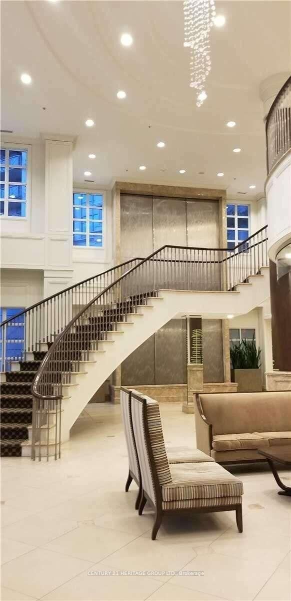 Property Photo:  20 Bloorview Place 1016  ON M2J 0A6