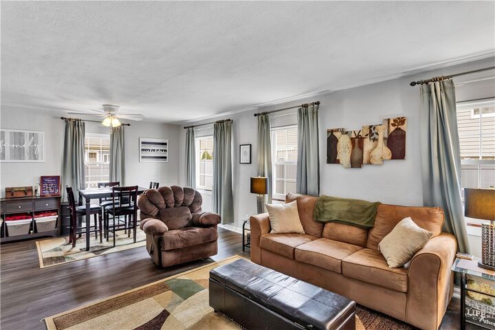 Property Photo:  212 Johnston Dr  PA 16117 