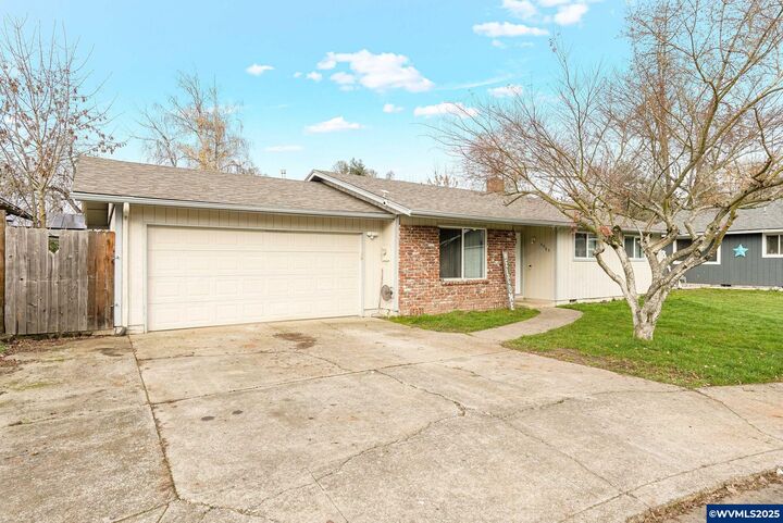 Property Photo: 4985 Wagon Rim Ct SE OR 97317