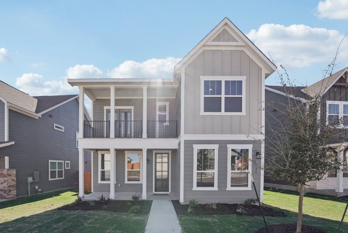 Property Photo: 125 Kiowa Bend TX 78642