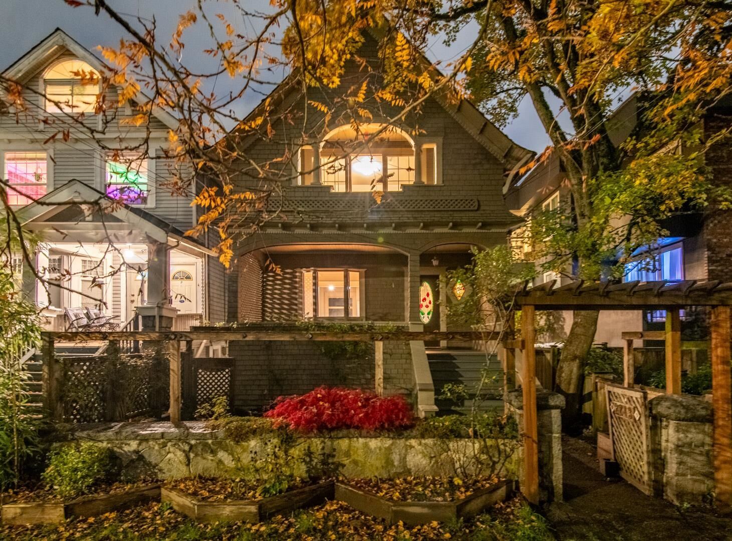 Property Photo: 2243 W 5th Avenue BC V6K 1S4