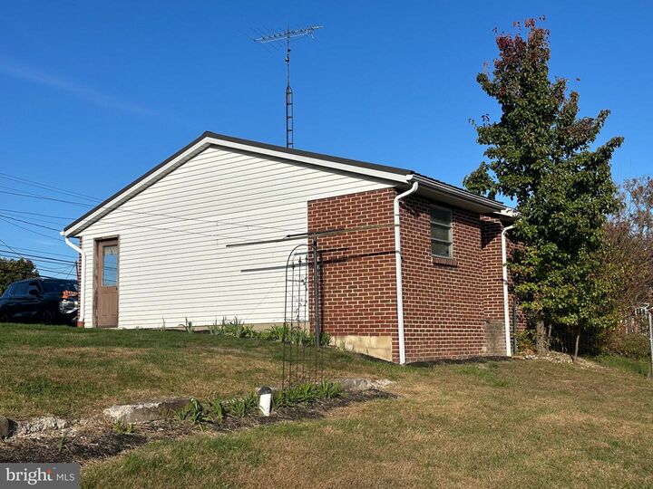 Property Photo:  6602 Lincoln Way West  PA 17252 