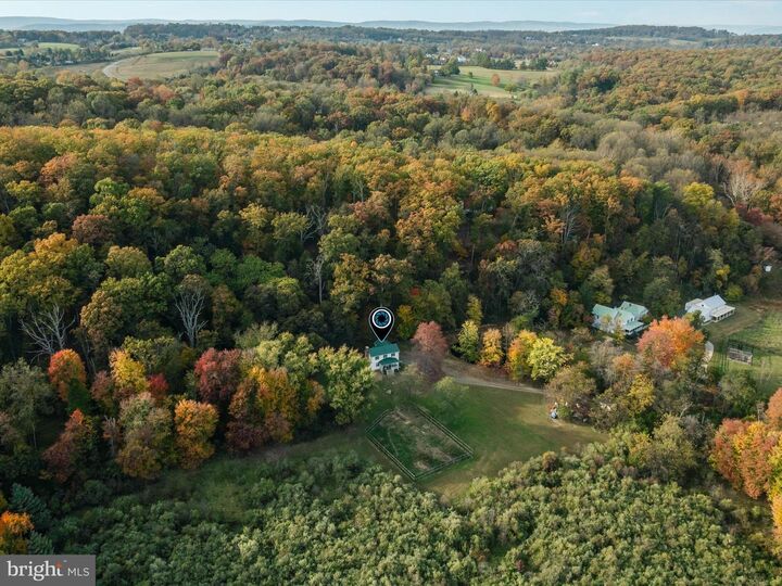 Property Photo:  17551 Old Waterford Road  VA 20176