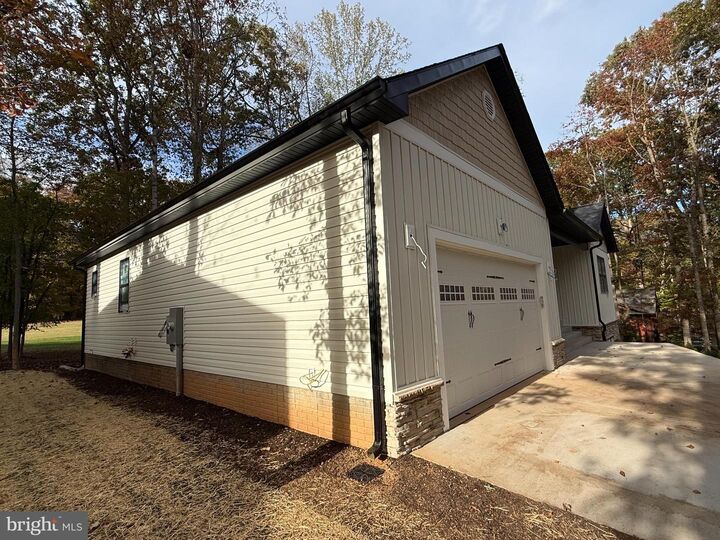 Property Photo:  501 Gold Road  VA 22508 
