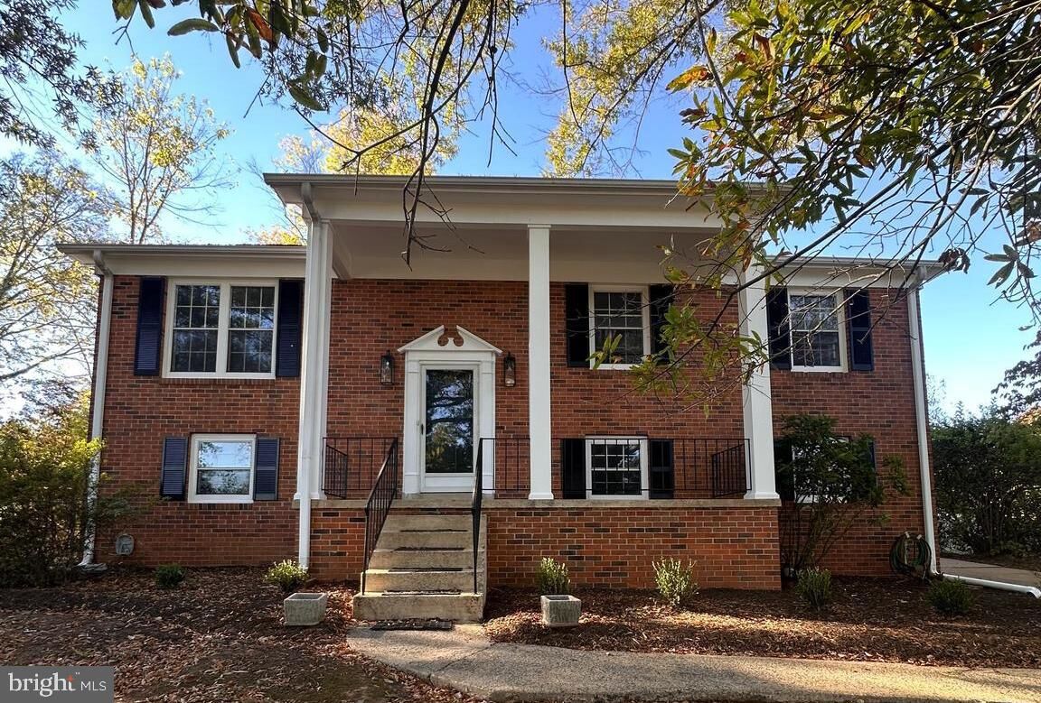 Property Photo:  417 Old Waterford Road NW  VA 20176 