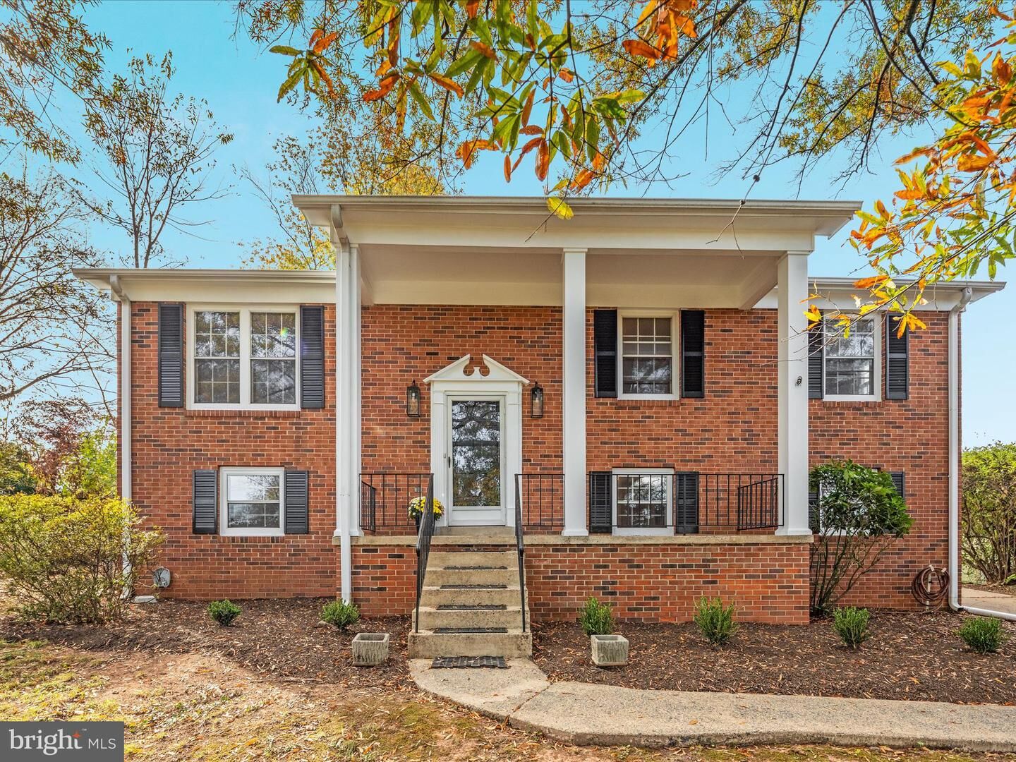 Property Photo:  417 Old Waterford Road NW  VA 20176 