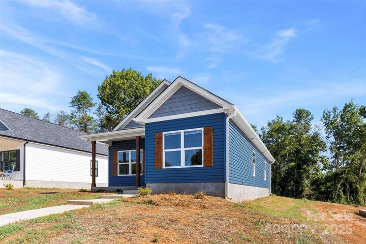 Property Photo: 215 Benfield Road NC 28086