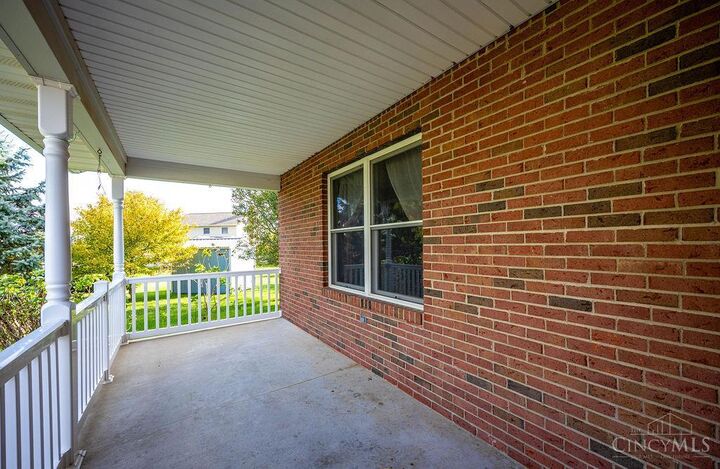 Property Photo:  4 Olde Stone Court  OH 45056