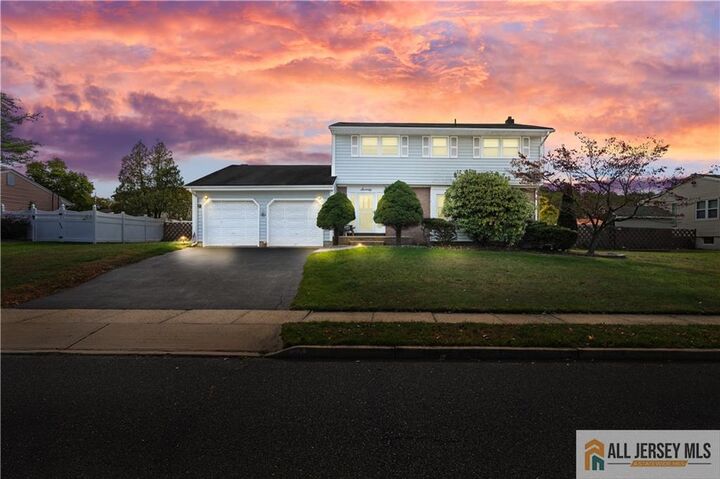 70 Creamer Drive  Sayreville NJ 08872 photo