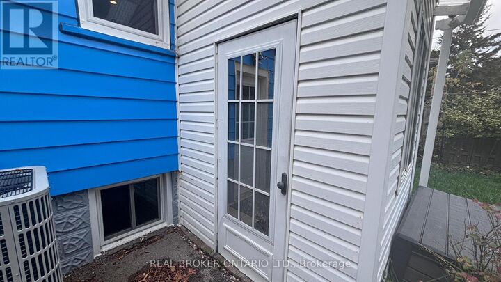 Property Photo: 75 Vanbrugh Avenue Lower ON M1N 3T1