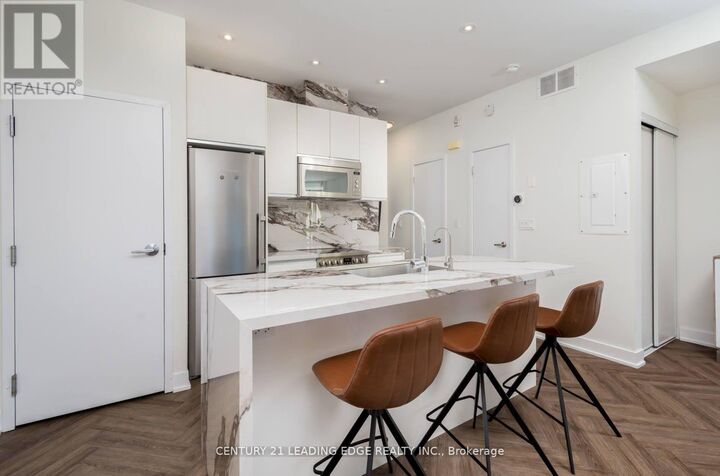 Property Photo:  441 Jane Street 204  ON M6S 3Z9 