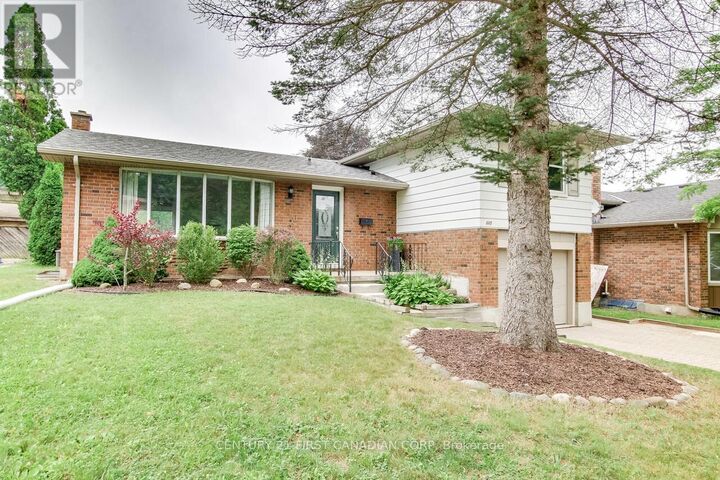 Property Photo:  440 Castlegrove Boulevard  ON N6G 1K8