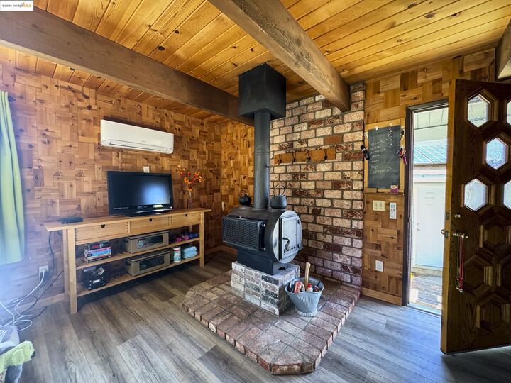 Property Photo:  19440 Mount Hope Ln  CA 95372 