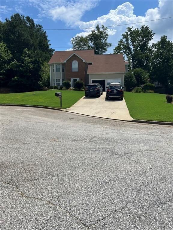 Property Photo: 717 Conisburgh Court GA 30087