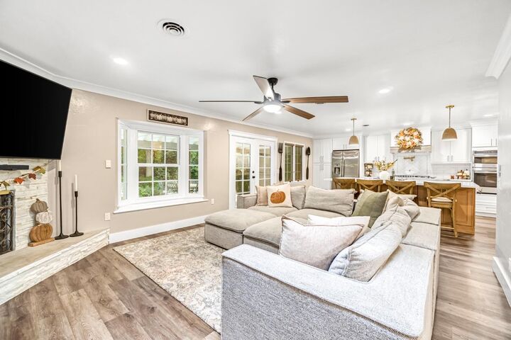 Property Photo:  1103 S Linda Vista Street  CA 93277