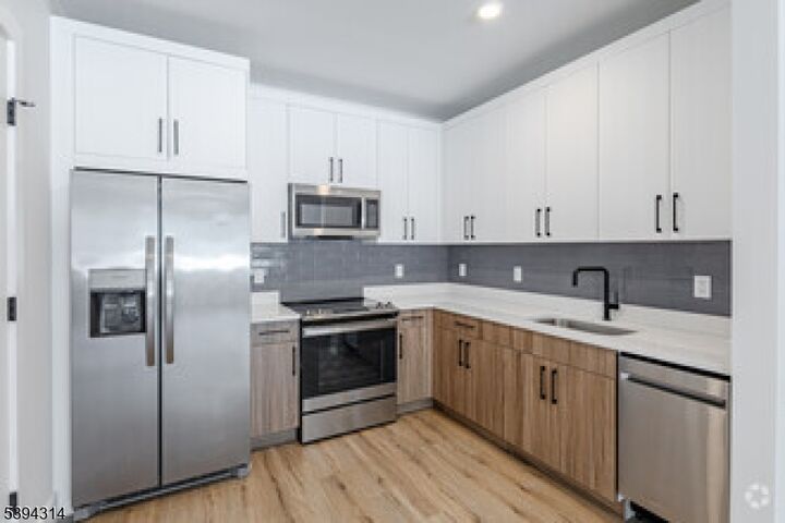 Property Photo:  67 Summer Ave  NJ 07104 