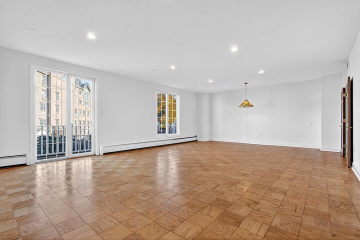 Property Photo:  100 Shearwater Ct East 26  NJ 07305