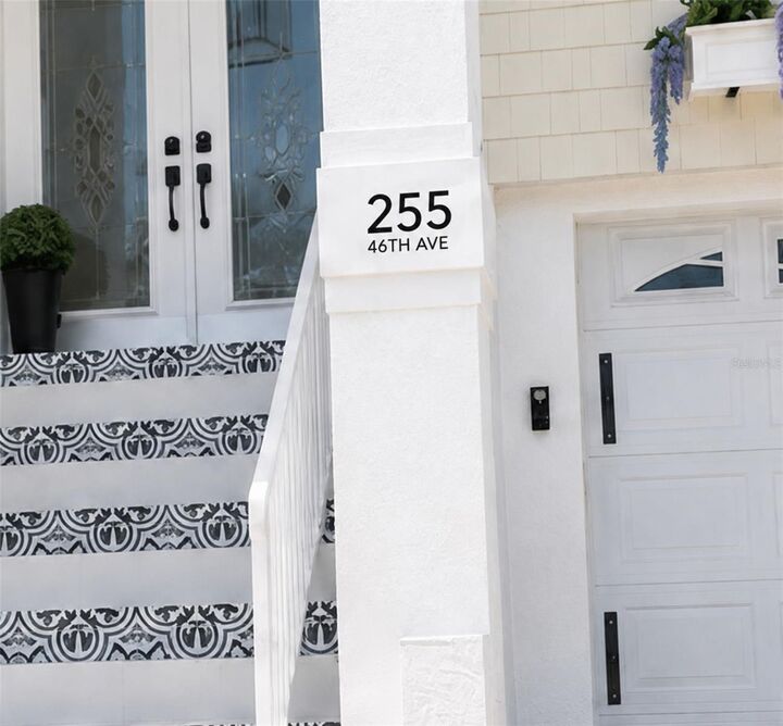Property Photo: 255 46th Avenue FL 33706