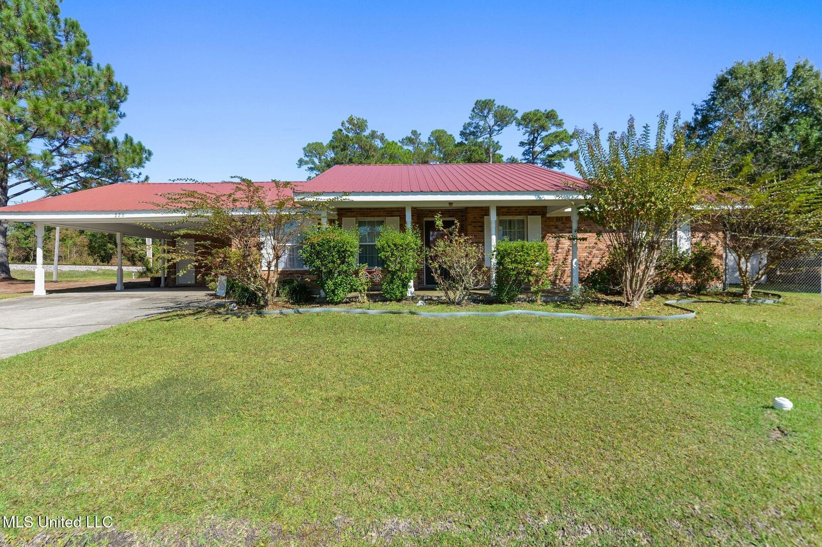 Property Photo:  326 S Central Avenue  MS 39576 