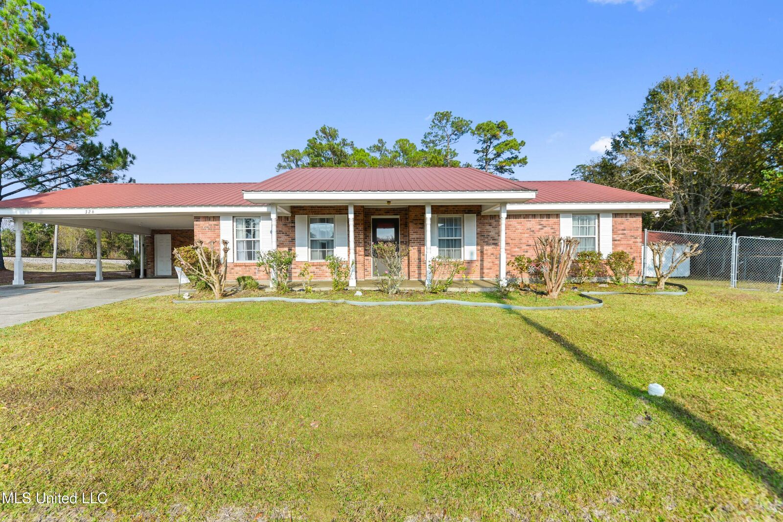 Property Photo:  326 S Central Avenue  MS 39576 
