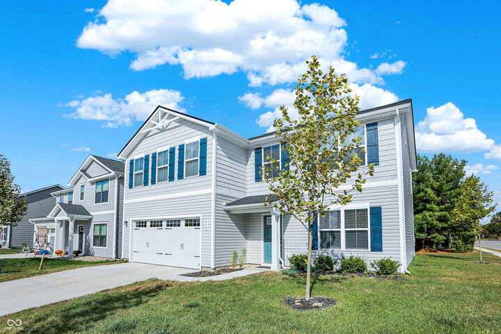 Property Photo:  910 Red Hills Court  IN 46052 