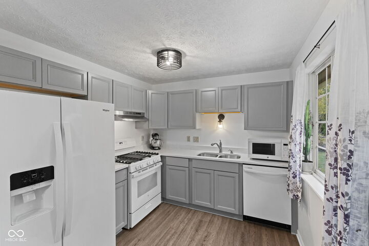 Property Photo:  985 Kara Lane  IN 46142 