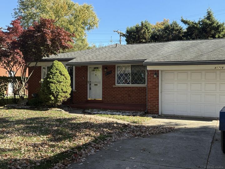 Property Photo:  41718 Mae Wood Drive  MI 48313