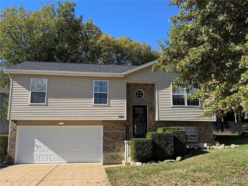 Property Photo: 1909 Iditarod Trail MO 63028