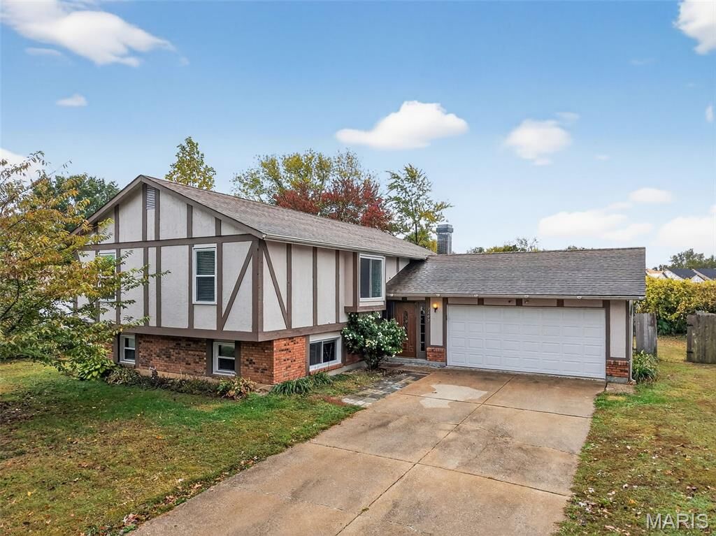 Property Photo:  1605 Country Acres Drive  MO 63376