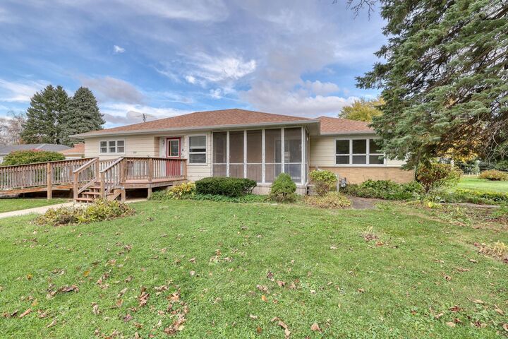 Property Photo:  613 N Washington St  WI 53121 