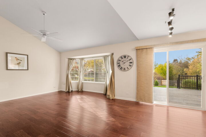 Property Photo:  344 Rock Hall Circle  IL 60030