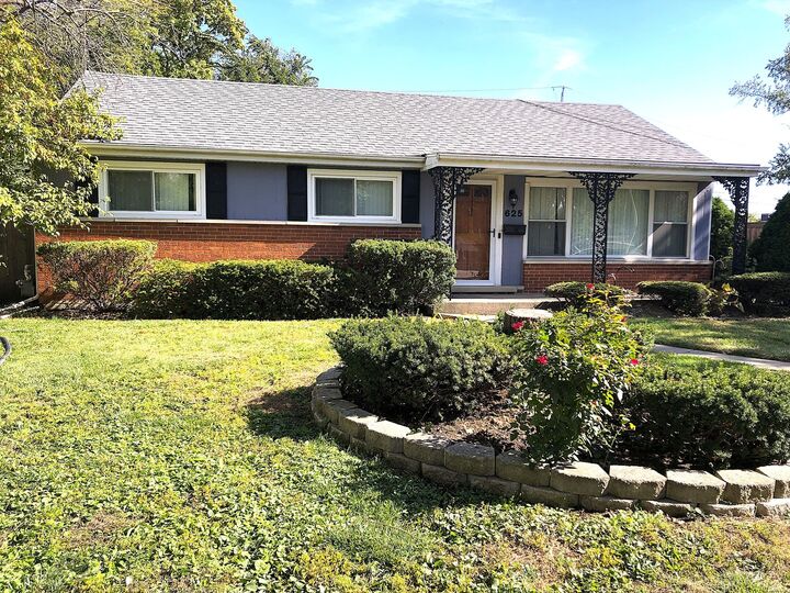 Property Photo:  625 S Yale Avenue  IL 60101 