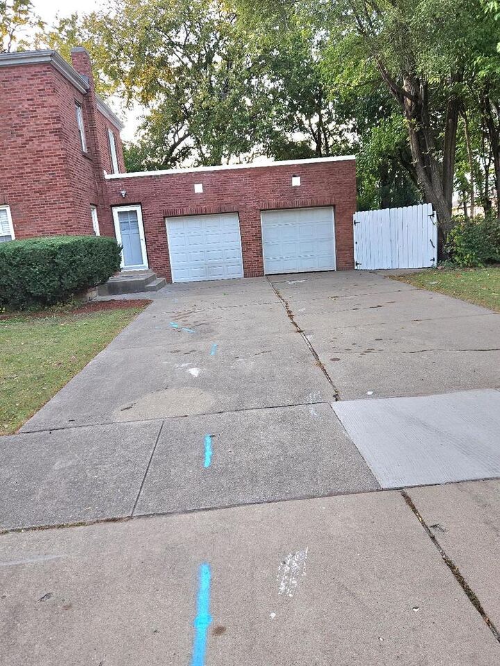 Property Photo:  306 Bohland Avenue  IL 60104