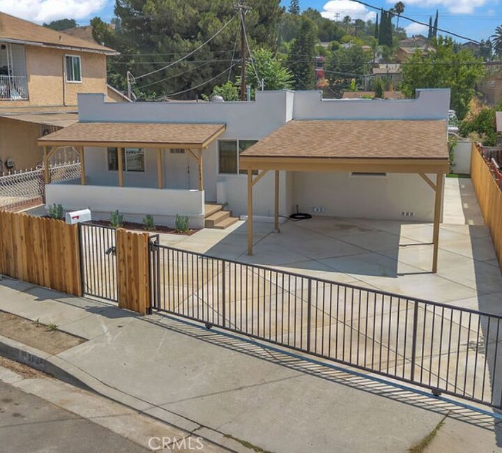 Property Photo:  3948 Van Horne  CA 90032 