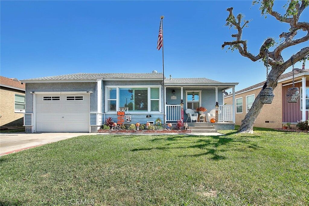 Property Photo: 5026 Hersholt CA 90712