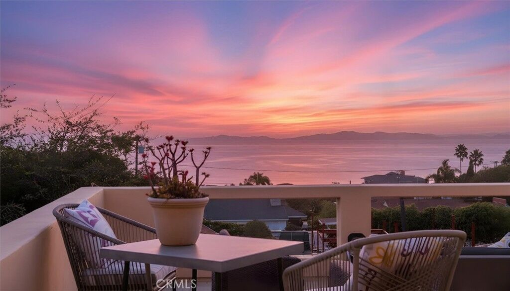 Property Photo:  120 Via Alameda  CA 90277 