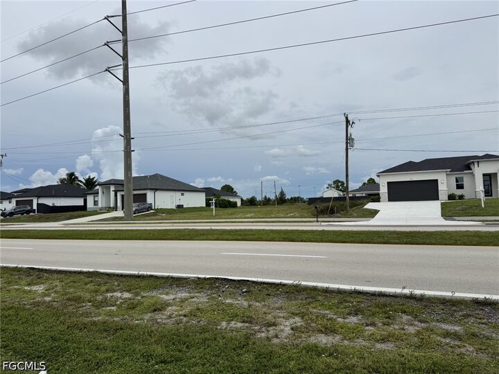 Property Photo:  