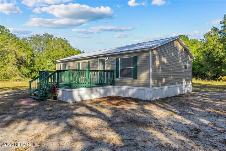 Property Photo: 316 Sheila Avenue FL 32148