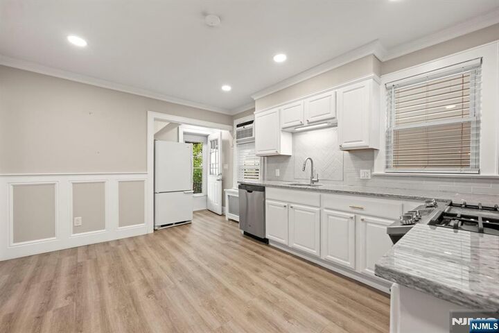 Property Photo:  197 Maple Avenue 1  NJ 07057