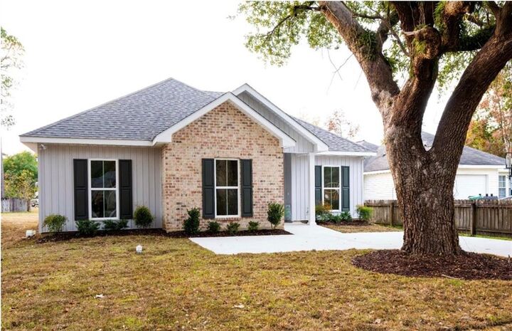 Property Photo:  4126 Dauphine Street  LA 70460 