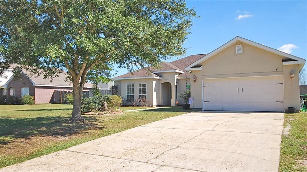 Property Photo: 428 E. Redbud Drive LA 70458