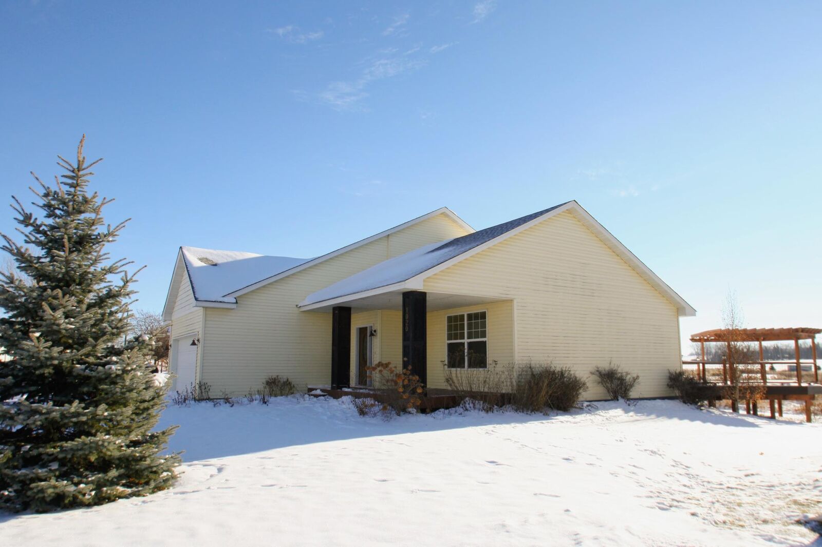 Property Photo:  1020 Abbey Road  MN 55057 