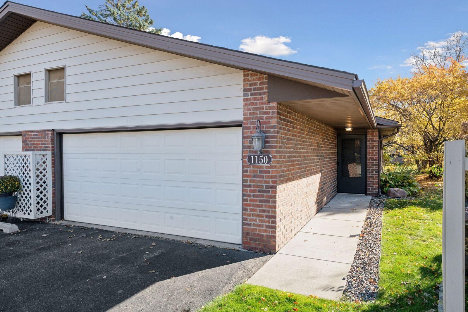 Property Photo: 1150 Black Oaks Lane N MN 55447