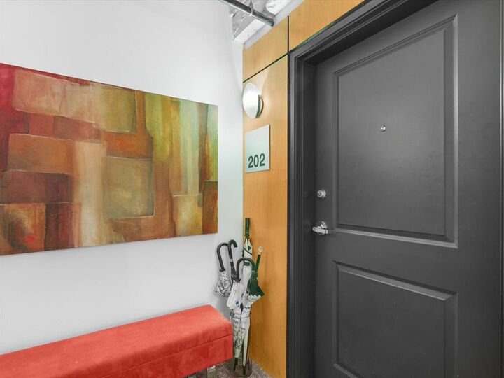 Property Photo: 329 E Colorado Boulevard 202 TX 75203