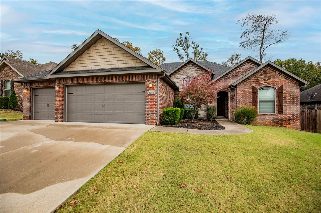 Property Photo: 1200 Sycamore Street AR 72718