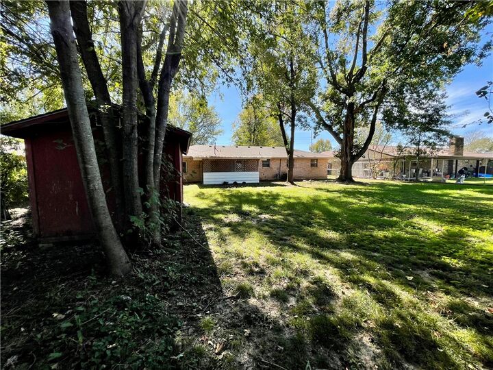 Property Photo:  2002 Melissa Lane  AR 72762 