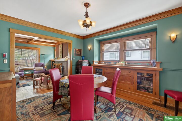 Property Photo:  2565 Newport Avenue  NE 68112