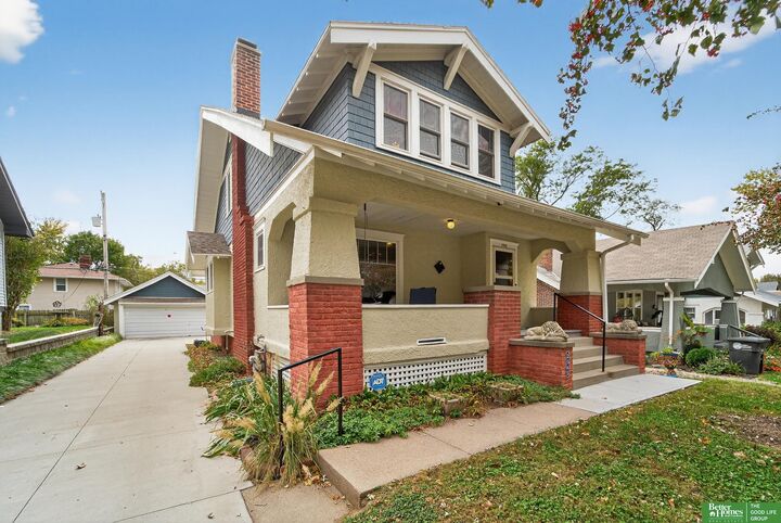 Property Photo: 2565 Newport Avenue NE 68112