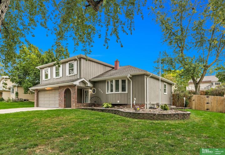 Property Photo:  1603 Cascio Drive  NE 68005